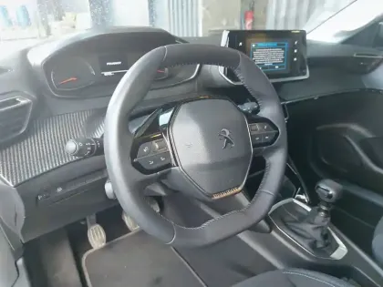Photo 8 Peugeot 208  BlueHDi 100 S&S BVM6