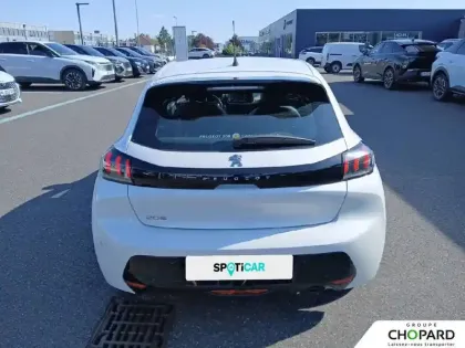 Photo 28 Peugeot 208  PureTech 100 S&S EAT8