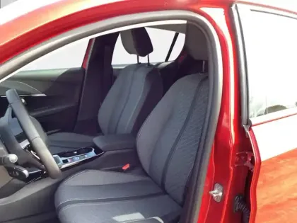 Photo 33 Peugeot 208  Turbo 100 ch BVM6
