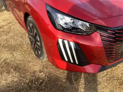 Photo 15 Peugeot 208  Turbo 100 ch BVM6