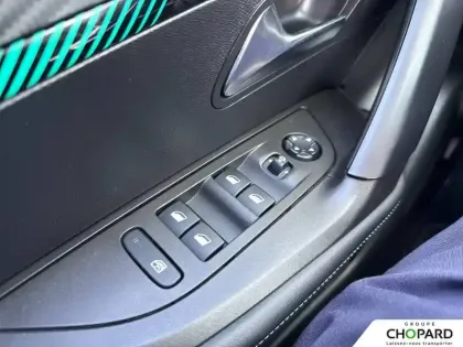 Photo 17 Peugeot 2008  PureTech 130 S&S BVM6