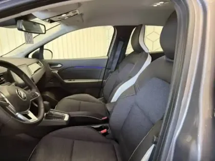 Photo 7 Renault Captur  E-Tech full hybrid 145