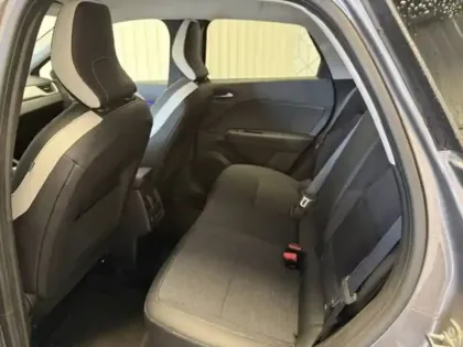 Photo 9 Renault Captur  E-Tech full hybrid 145