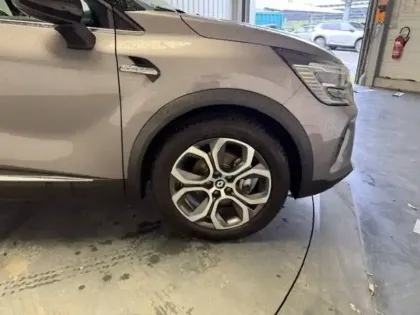 Photo 20 Renault Captur  E-Tech full hybrid 145