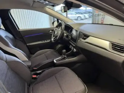 Photo 12 Renault Captur  E-Tech full hybrid 145
