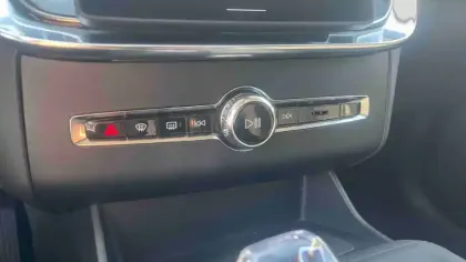Photo 8 Volvo XC90  T8 AWD Hybride Rechargeable 455 ch Geartronic 8 7pl