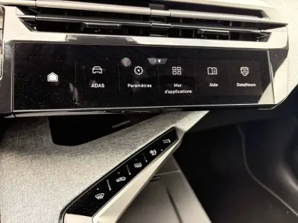 Photo 47 Peugeot 3008  Hybrid 145 e-DCS6