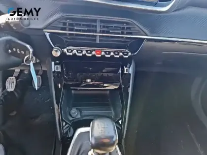 Photo 12 Peugeot 2008  PureTech 100 S&S BVM6