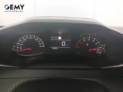 Photo 37 Peugeot 2008  PureTech 100 S&S BVM6