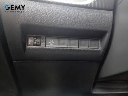 Photo 42 Peugeot 2008  PureTech 100 S&S BVM6