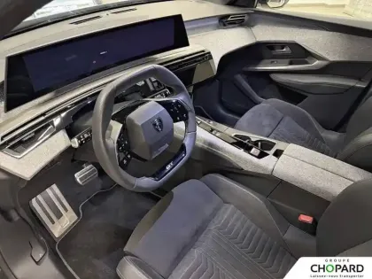 Photo 13 Peugeot 5008  Electrique 210 ch 73 kWh