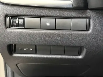 Photo 11 Nissan X-trail  e-POWER 213 ch e-4ORCE 7 Places