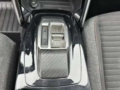 Photo 13 Peugeot 208  Electrique 50 kWh 136ch