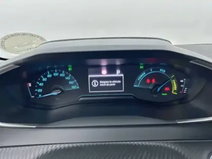 Photo 9 Peugeot 208  Electrique 50 kWh 136ch