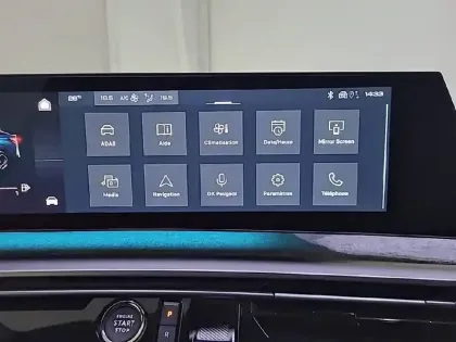 Photo 47 Peugeot 3008  Hybrid 145 e-DCS6