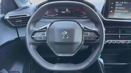 Photo 11 Peugeot 208  PureTech 100 S&S BVM6