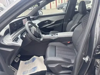 Photo 8 Peugeot 3008  Electrique 210 ch 73 kWh