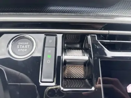 Photo 19 Peugeot 3008  Electrique 210 ch 73 kWh