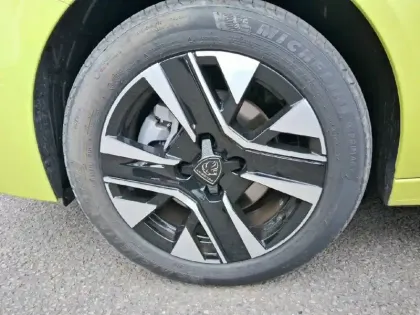 Photo 12 Peugeot 208  Electrique 136 ch 50 kWh