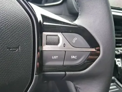 Photo 19 Peugeot 208  Electrique 136 ch 50 kWh