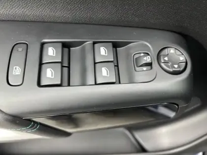 Photo 17 Citroën C5 aircross  Hybride Rechargeable 225 e-EAT8