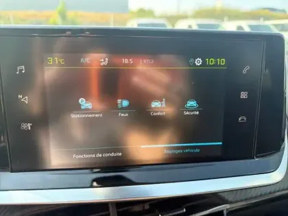 Photo 23 Peugeot 2008  Electrique 136 ch