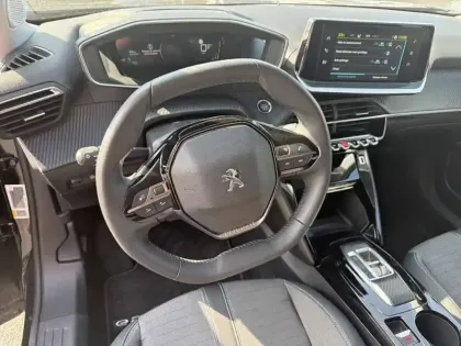 Photo 8 Peugeot 2008  Electrique 136 ch