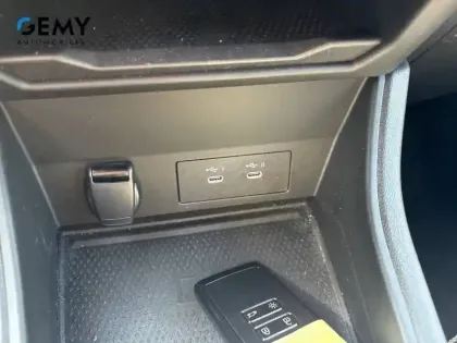 Photo 21 Renault Captur  E-Tech full hybrid 145 ch