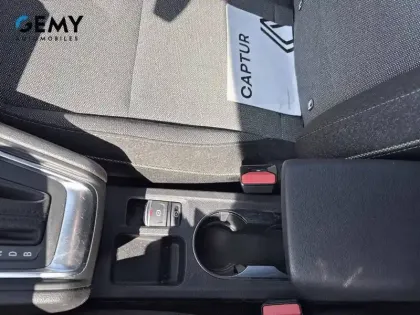 Photo 23 Renault Captur  E-Tech full hybrid 145 ch
