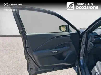 Photo 19 Lexus Lbx  2WD