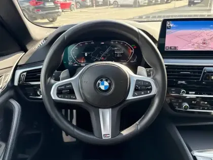 Photo 5 BMW Serie 5 Touring 530d TwinPower Turbo xDrive 286 ch BVA8