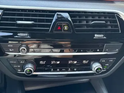 Photo 20 BMW Serie 5 Touring 530d TwinPower Turbo xDrive 286 ch BVA8