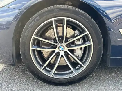 Photo 7 BMW Serie 5 Touring 530d TwinPower Turbo xDrive 286 ch BVA8