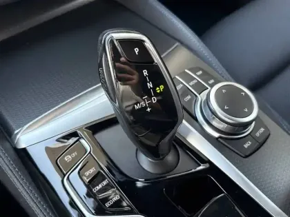 Photo 11 BMW Serie 5 Touring 530d TwinPower Turbo xDrive 286 ch BVA8