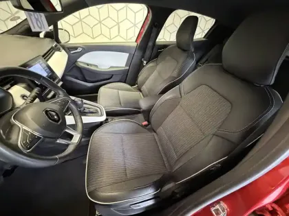 Photo 8 Renault Clio  E-Tech full hybrid 145