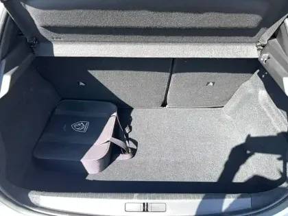 Photo 8 Peugeot 208  Electrique 50 kWh 136ch