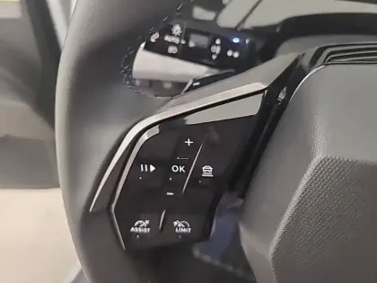 Photo 21 Peugeot 5008  Hybrid 145 ch e-DCS6