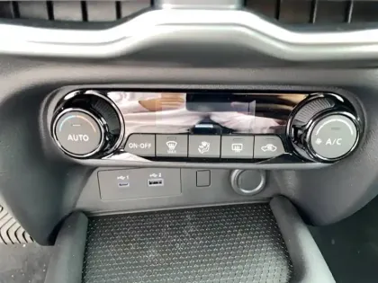 Photo 17 Nissan Juke  HYBRID 143