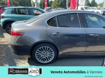 Photo 48 Alfa Romeo Giulia 2.2 160 CH AT8