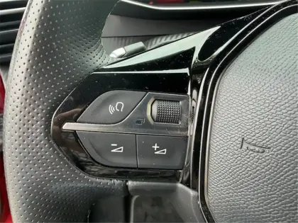 Photo 15 Peugeot 2008 PURETECH 130 S&S EAT8