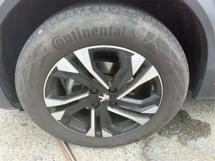 Photo 33 Peugeot 2008 PURETECH 130 S&S EAT8