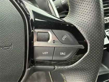 Photo 14 Peugeot 2008 PURETECH 130 S&S EAT8