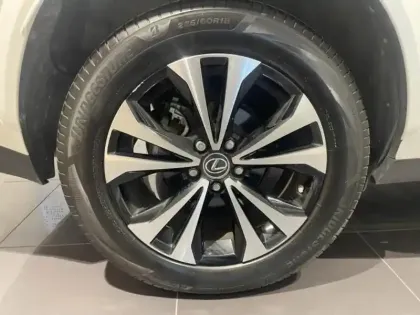 Photo 10 Lexus Nx  300h 2WD Design MY21