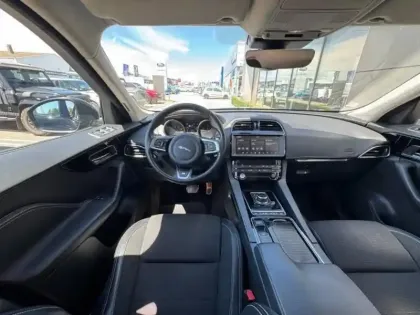 Photo 10 Jaguar F-Pace  2.0D 180ch Pure BVA8