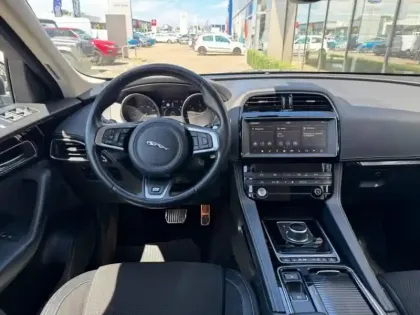 Photo 11 Jaguar F-Pace  2.0D 180ch Pure BVA8