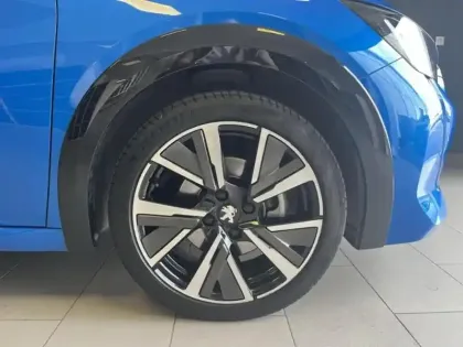 Photo 8 Peugeot 208  1.5 BlueHDi 100ch S&S GT Line