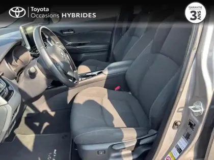 Photo 10 Toyota C-HR  122h Design 2WD E-CVT RC18
