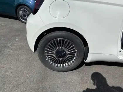 Photo 10 Fiat 500  e 95ch Icône BERLINE 23.8 KWH