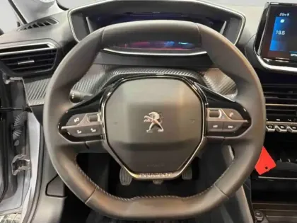 Photo 11 Peugeot 208  1.2 PureTech 100ch S&S Allure  Pack
