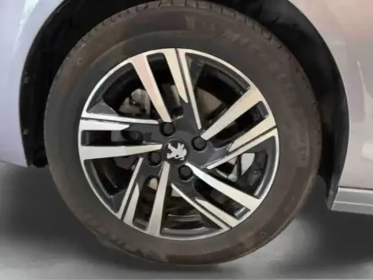 Photo 9 Peugeot 208  1.2 PureTech 100ch S&S Allure  Pack